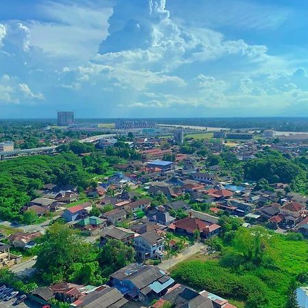 Netflix 2 Bedroom Troika Kota Bharu Homestay 1812 Екстер'єр фото