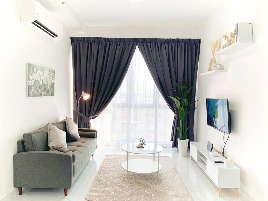Netflix 2 Bedroom Troika Kota Bharu Homestay 1812 Екстер'єр фото