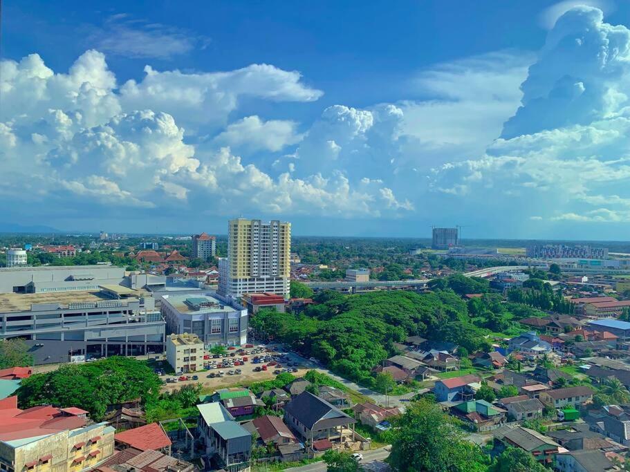Netflix 2 Bedroom Troika Kota Bharu Homestay 1812 Екстер'єр фото