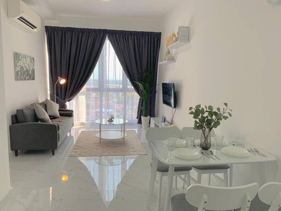 Netflix 2 Bedroom Troika Kota Bharu Homestay 1812 Екстер'єр фото