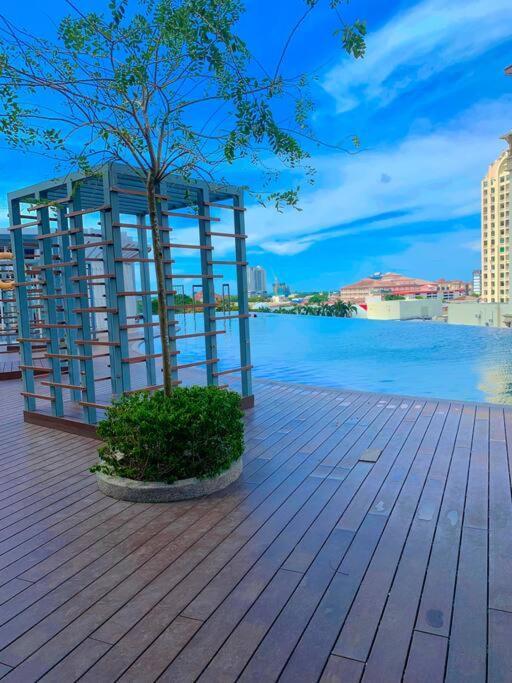 Netflix 2 Bedroom Troika Kota Bharu Homestay 1812 Екстер'єр фото