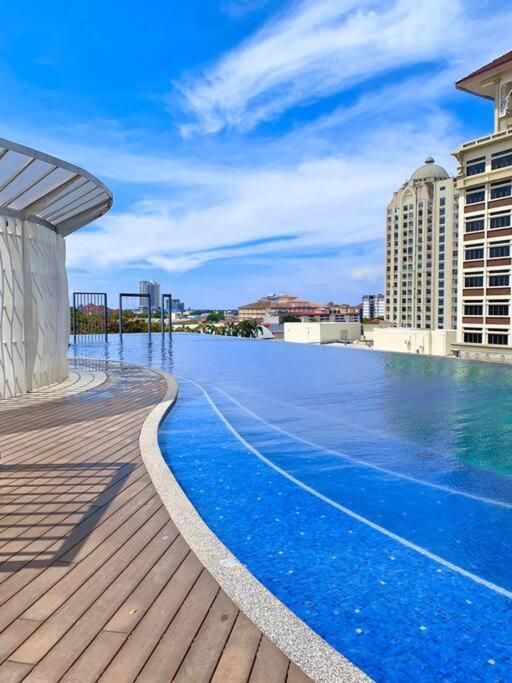 Netflix 2 Bedroom Troika Kota Bharu Homestay 1812 Екстер'єр фото
