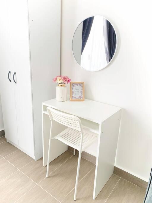 Netflix 2 Bedroom Troika Kota Bharu Homestay 1812 Екстер'єр фото